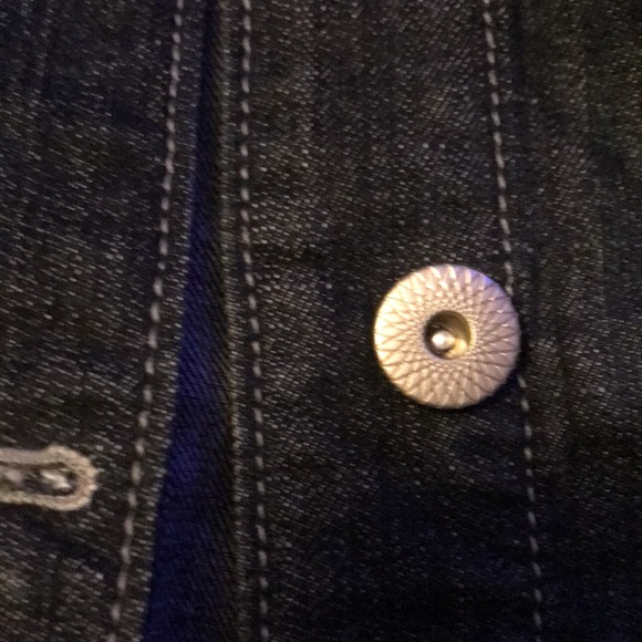 Jean jacket never worn ! Size small - Picture 3 of 3